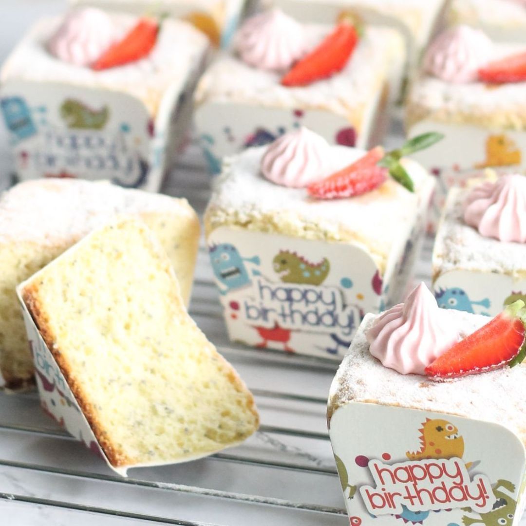 ogura chia seed cake