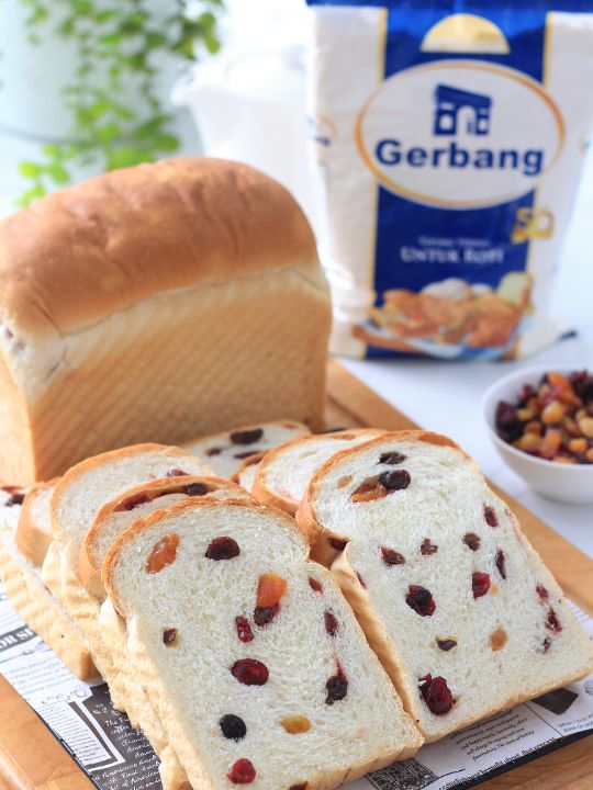 Mixed Berry Loaf Bread