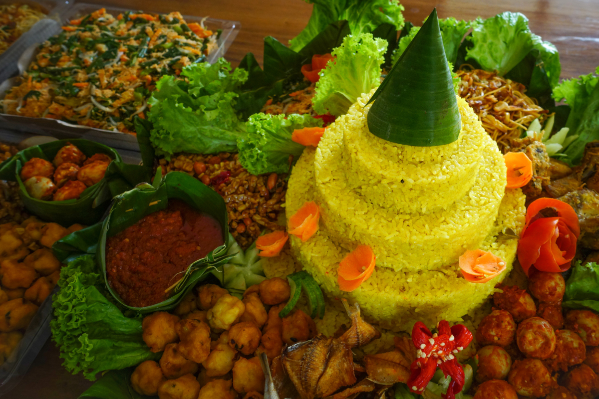 nasi tumpeng