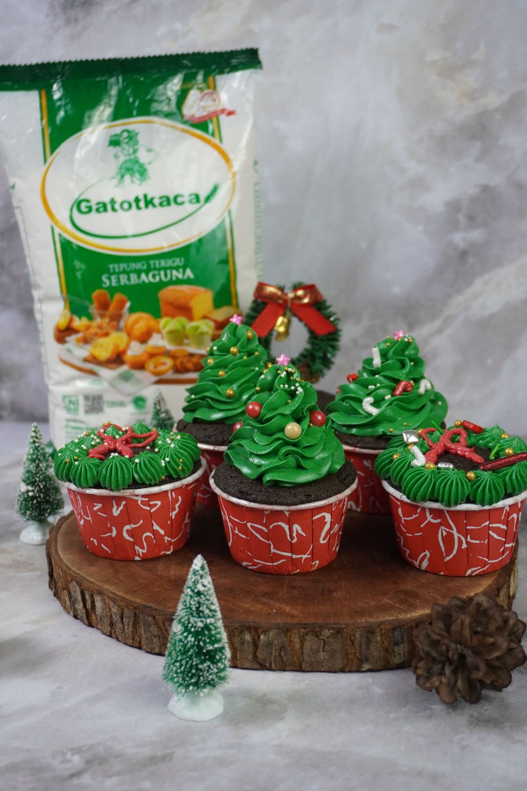 christmast tree cup cake