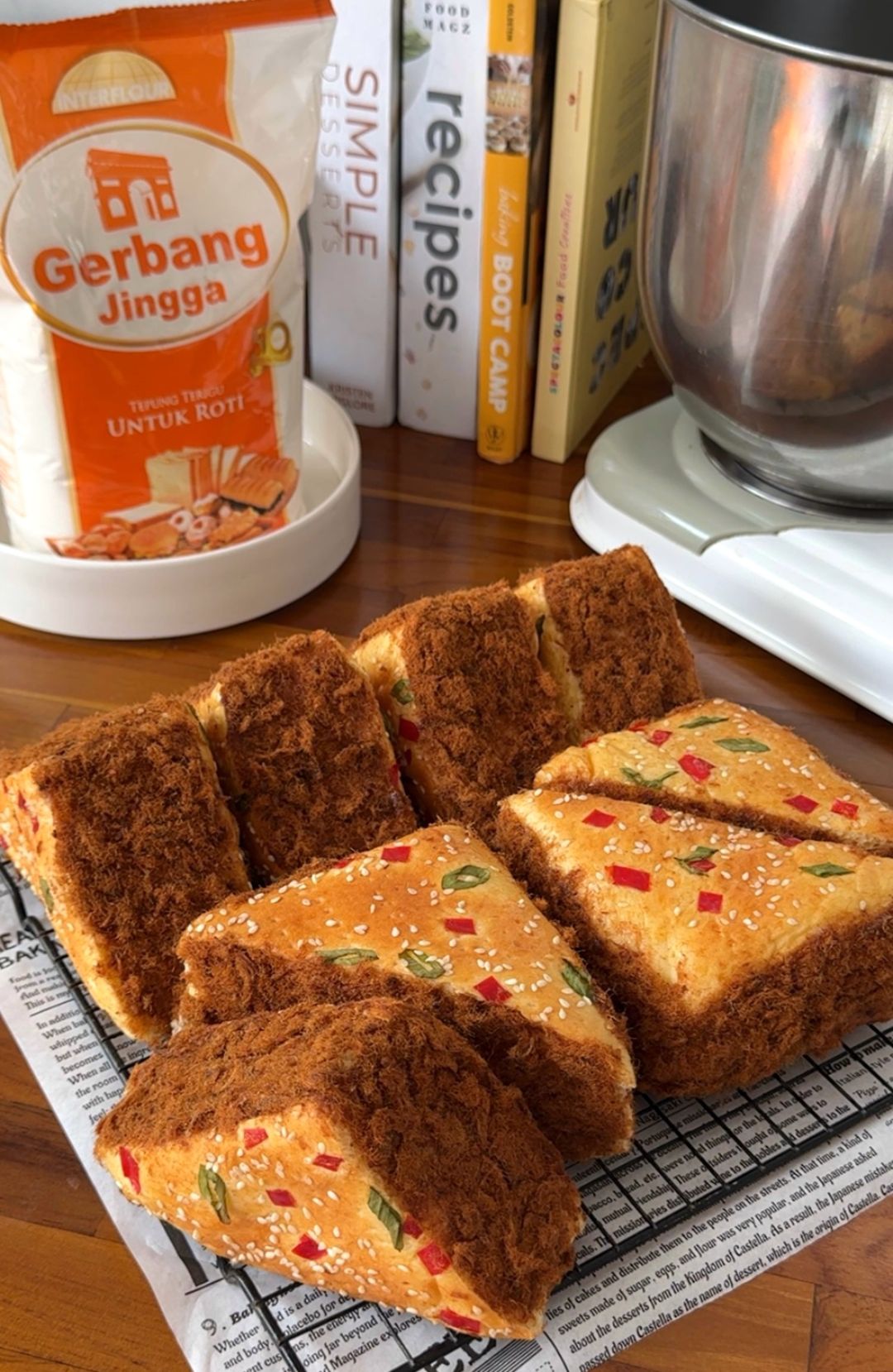 Triangle Floss Bread