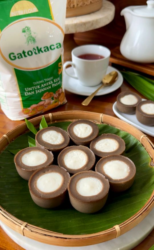 Kue Nona Manis Cokelat