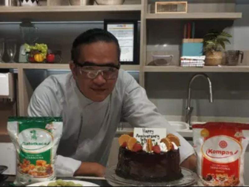 Click to edit image Resep Mudah Membuat Kue Chocolate Double Fudge Cake dari Chef Chandra