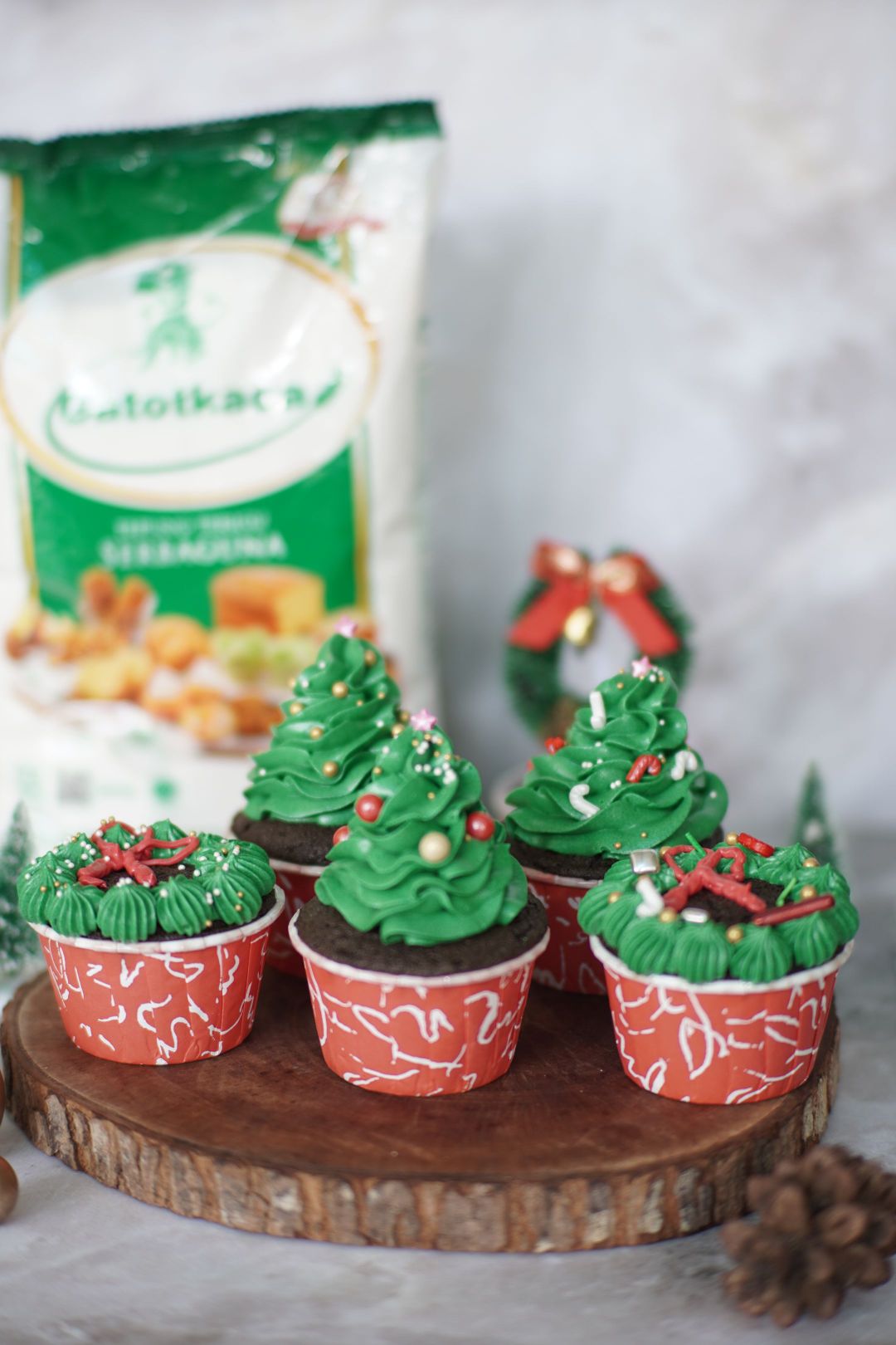 christmast tree cup cake