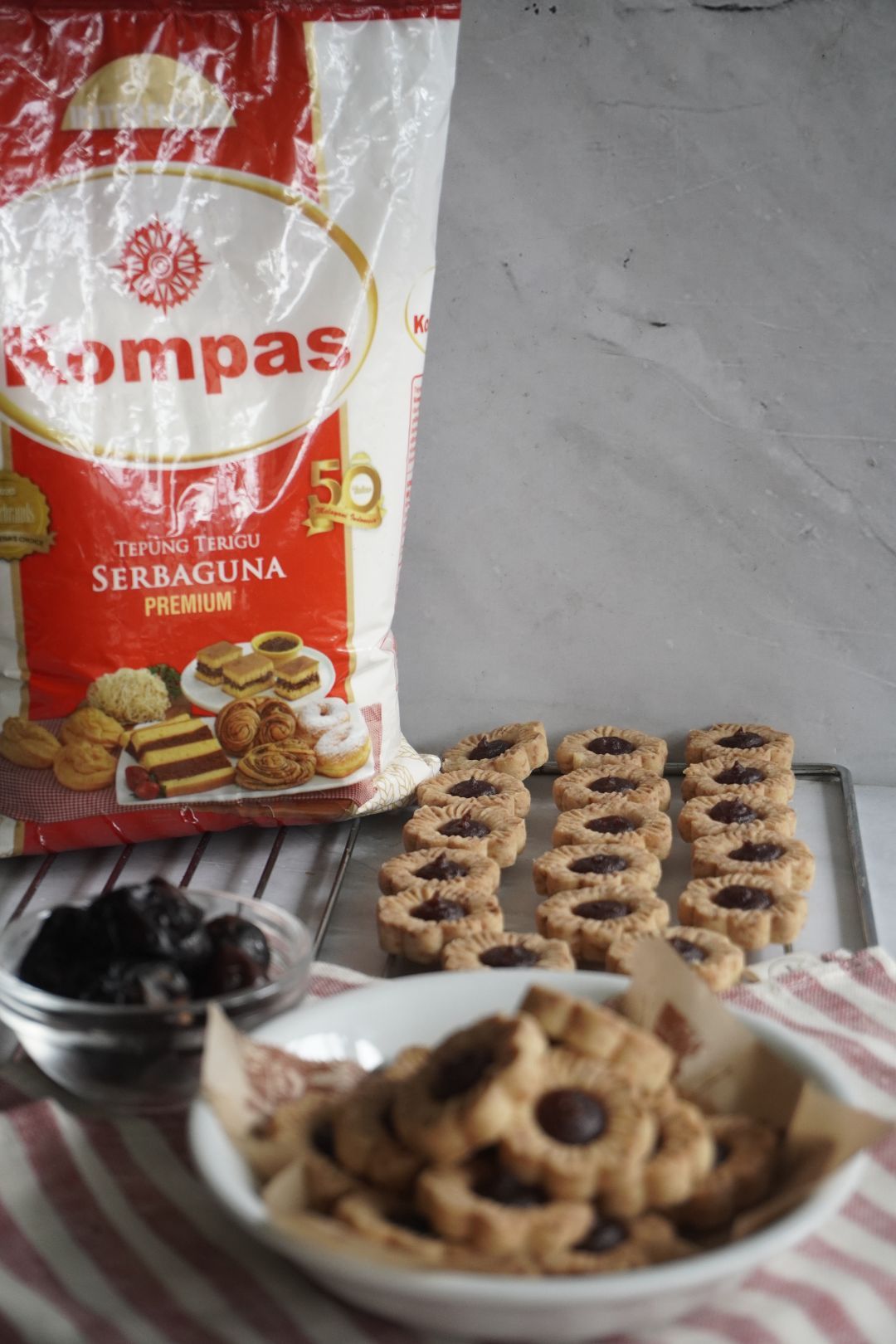 Kurma cheese cookies
