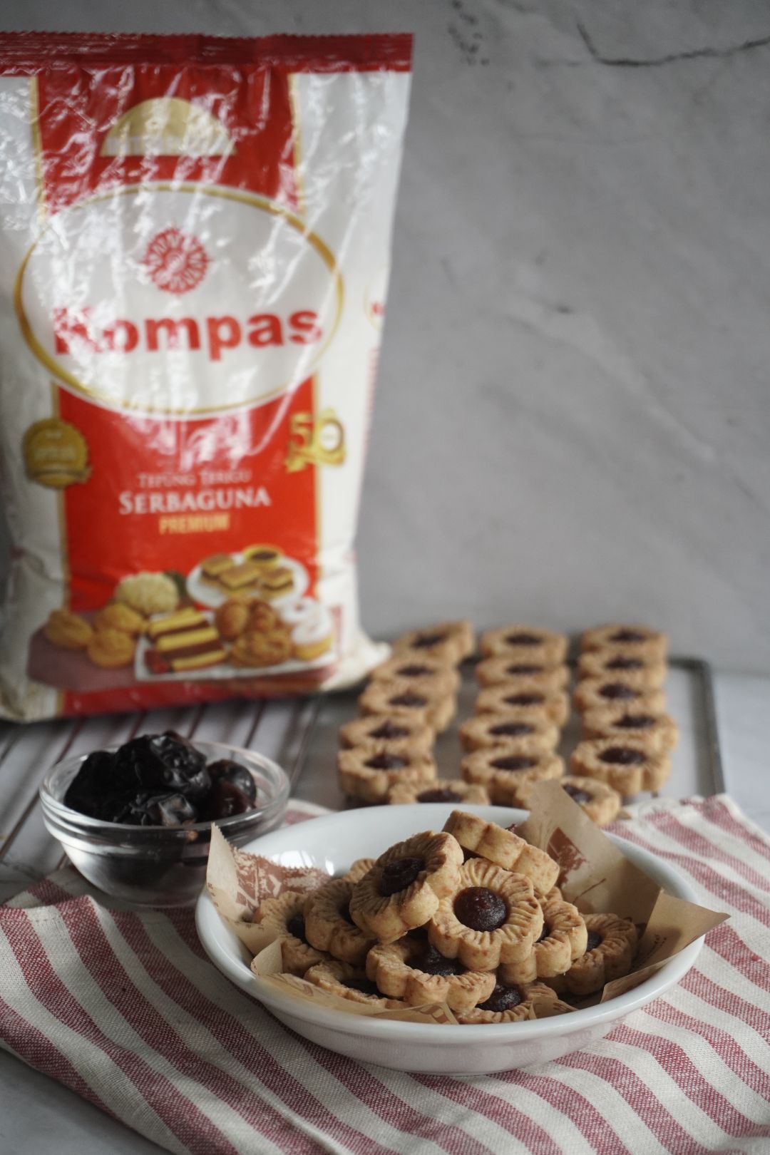 Kurma cheese cookies