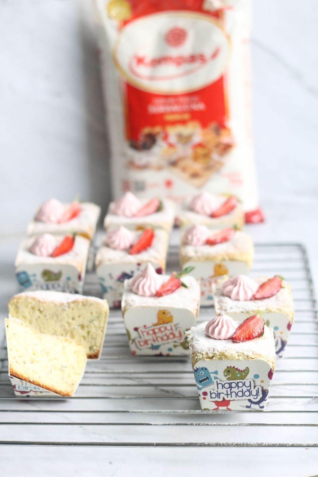 ogura chia seed cake