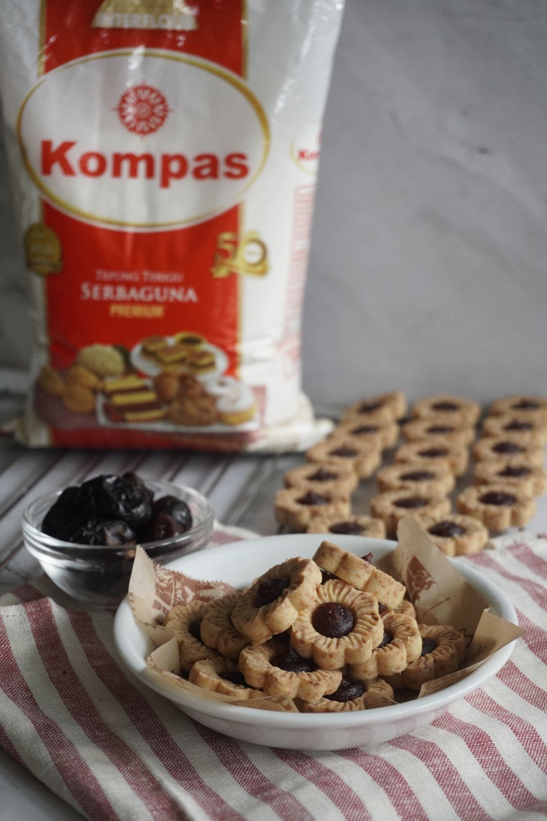 Kurma cheese cookies