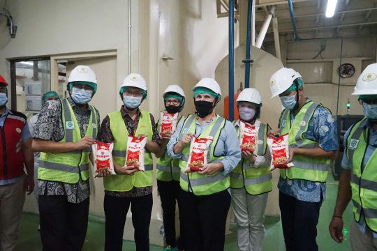 Click to edit image Dubes Australia Kunjungi Pabrik Tepung Terigu Interflour di Cilegon