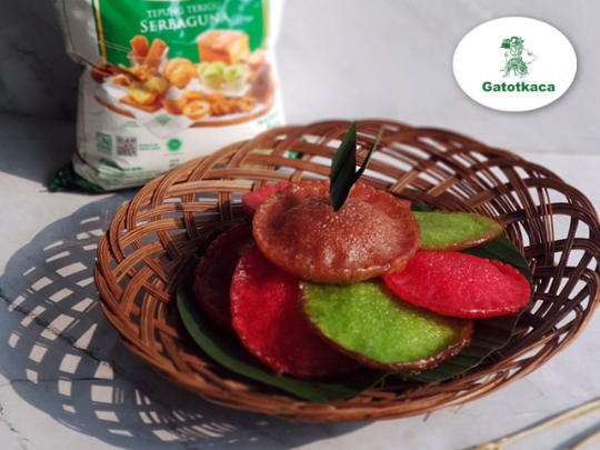 kue cucur dengan logo gatotkaca