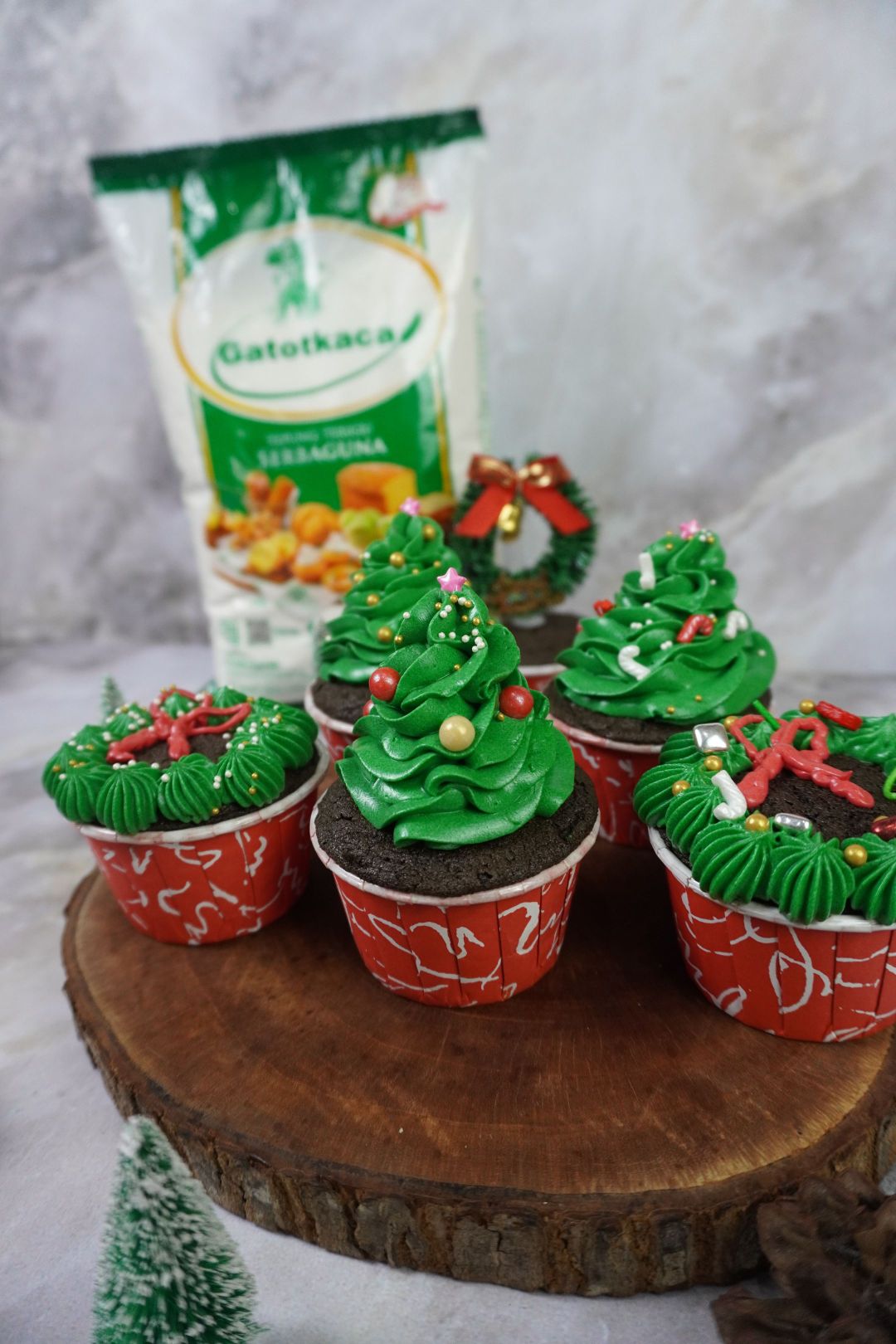 christmast tree cup cake