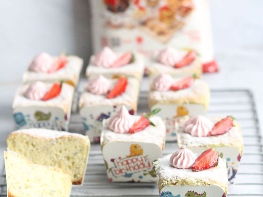 ogura chia seed cake
