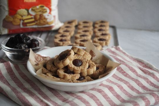 Kurma cheese cookies