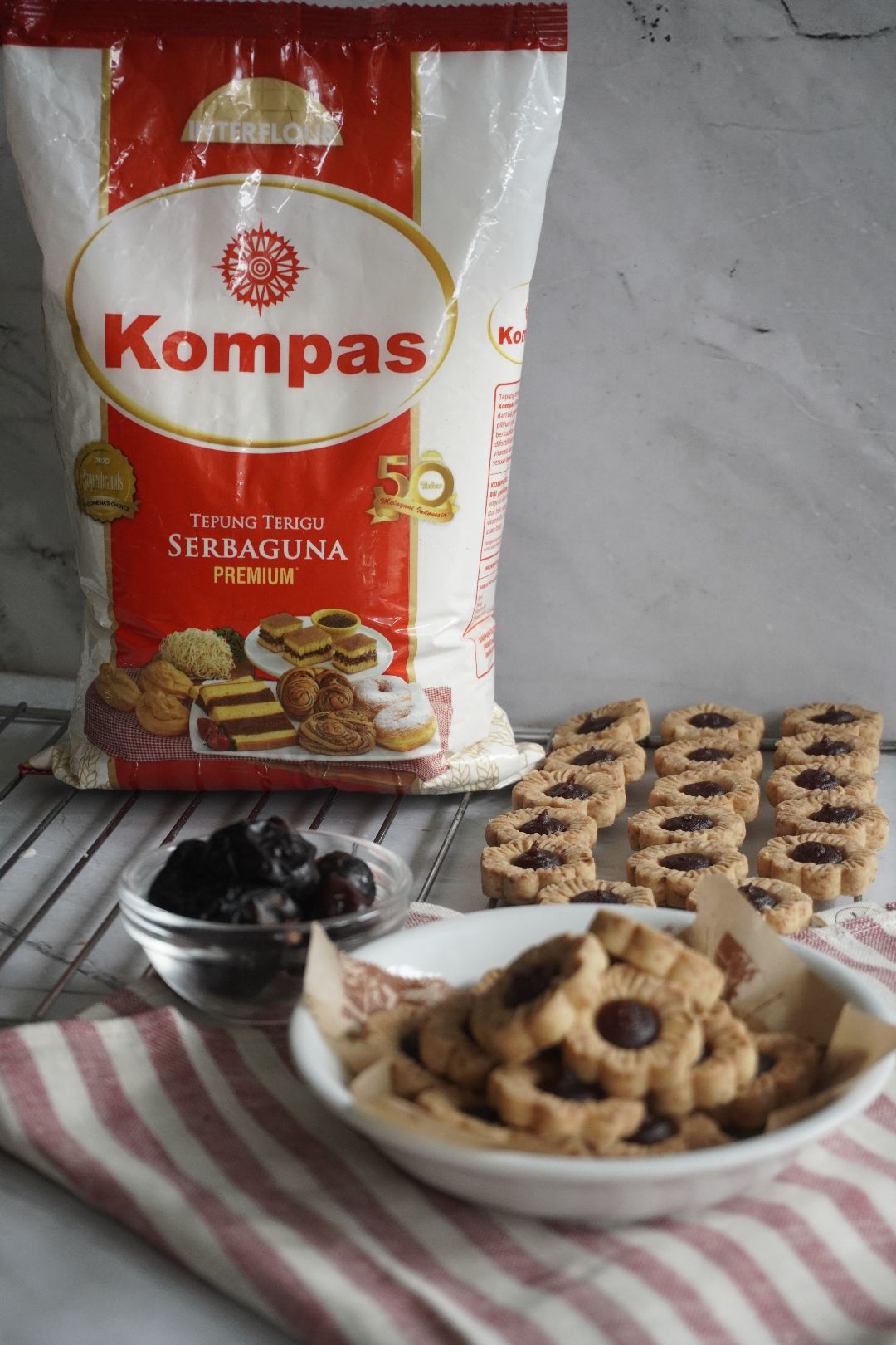 Kurma cheese cookies